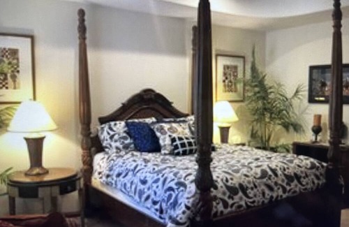 Scottsdale Foothills House | THE MADONNA INN SCOTTSDALE (private room/rooms) LUXURY SUITES TALIESIN WEST!!!