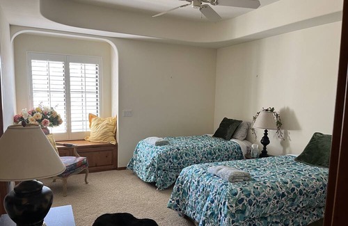 Scottsdale Foothills House | THE MADONNA INN SCOTTSDALE (private room/rooms) LUXURY SUITES TALIESIN WEST!!!