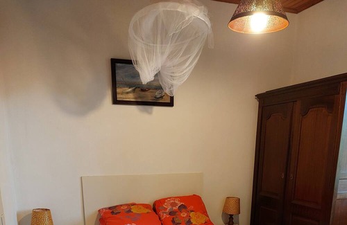 Lege-Cap-Ferret House | House sleeps 6, partial view of the Bassin, shady garden, near the ocean