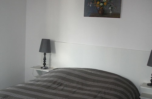 Lege-Cap-Ferret House | House sleeps 6, partial view of the Bassin, shady garden, near the ocean