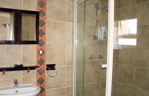 Swakopmund Apartment | Room for 6 - Amarachi Guesthouse in Swakopmund Namibia near beach 500 meter!