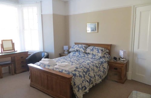 Westgate-on-Sea Apartment | Spacious Modern Holiday Apartment in the heart of Westgate-on-Sea