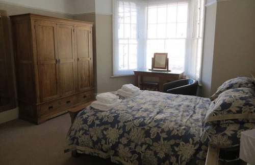 Westgate-on-Sea Apartment | Spacious Modern Holiday Apartment in the heart of Westgate-on-Sea