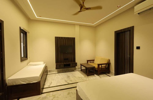 Mau Ranipur Hotel | Hotel Moti