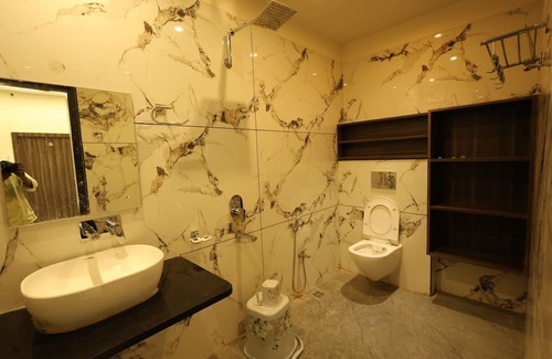 Mau Ranipur Hotel | Hotel Moti