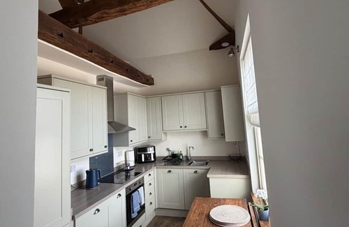 Alveley Apartment | Apartment - Sleeps 4 - Near Nec & Airport