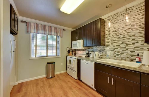 Nacogdoches Apartment | The Homestead Luxury-cozy 2BR Apartments Near SFA