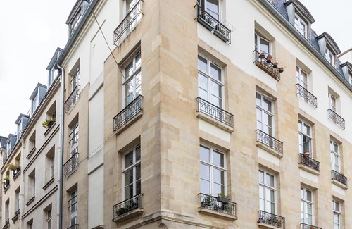 4th Arrondissement Apartment | Merveil Luxury Suite - Saint Louis