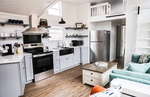 Dover House | Salt & Pepper