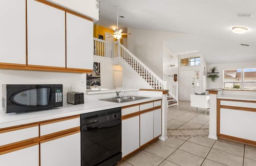 Chatham Park House | Upstay 3BR Family-friendly Stylish Retreat w Patio