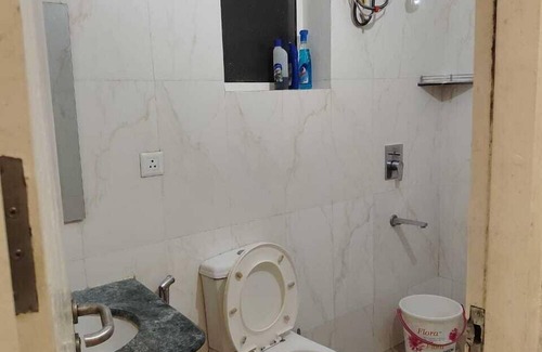 Gomti Nagar Apartment | Hotel Royal King