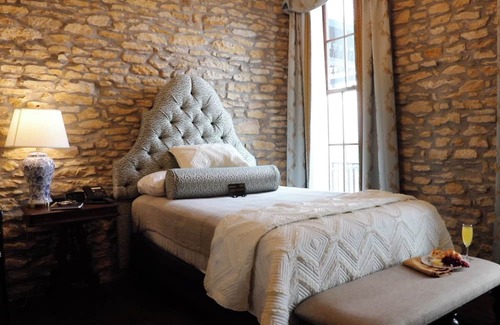 Navasota Hotel | P.A. Smith Hotel