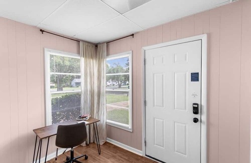 Shannon House | 57th Blushing Bungalow