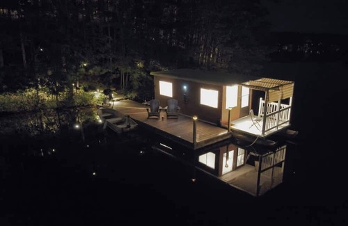Brantingham Apartment | The Floater-a House Boat on Grant Island Bham Lk