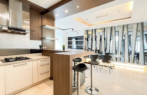 Senayan Apartment | Spacious Luxury 2Br Apartment With Extra Room At Fx Residence