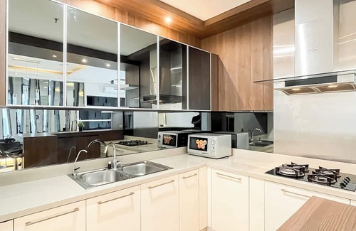 Senayan Apartment | Spacious Luxury 2Br Apartment With Extra Room At Fx Residence