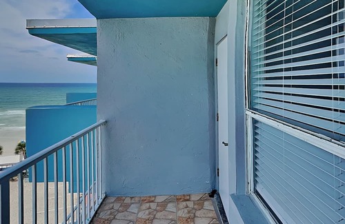 Daytona Beach Condo | The Salty Fountain