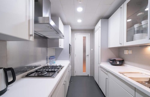 Xujiahui Bed & Breakfast | Tyms 3BR 2BA Apt Xujiahui Center