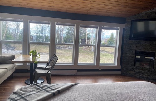 Onanole Hotel | Smokey Hollow Motel & Resort