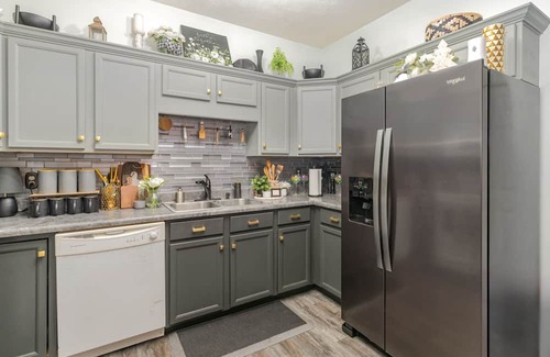 Clarksville Apartment | Stylish 2BR Townhome w Garage Patio Perfect for Stays or Assignments