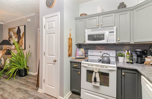 Clarksville Apartment | Stylish 2BR Townhome w Garage Patio Perfect for Stays or Assignments
