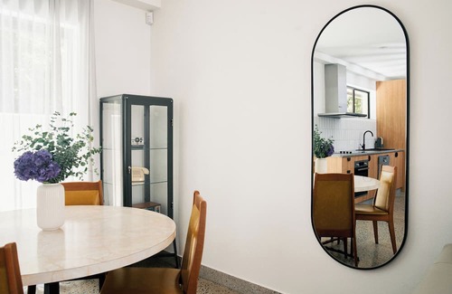 Palm Beach Hotel | The Mysa Motel