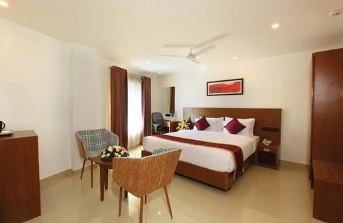 Ettumanoor Hotel | PALAKUNNEL RESIDENCY