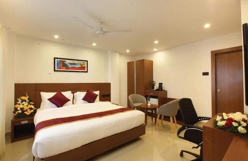 Ettumanoor Hotel | PALAKUNNEL RESIDENCY