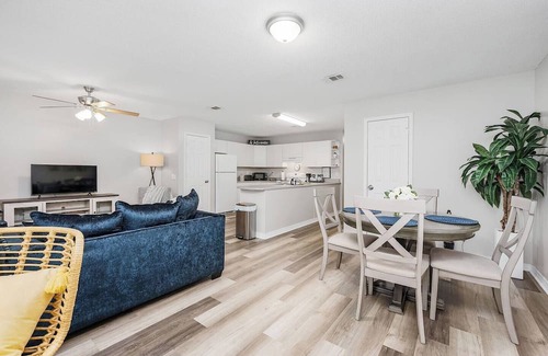 West Pensacola House | Modern 2BR Home w King Suite - Vet-Owned-Pets OK