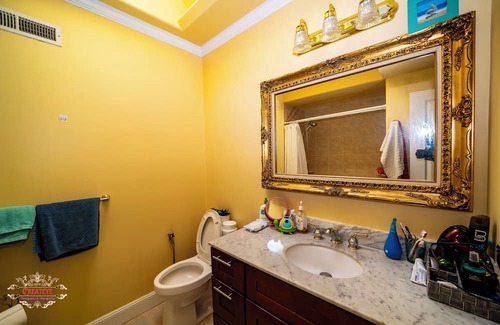 Dublin House | Charming 2-bedroom house with AC, WiFi in enchanting Dublin