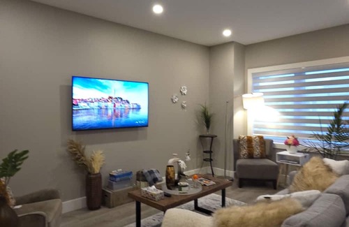 Fergus Apartment | The Firehall. History, Charm, luxury and comfort!.