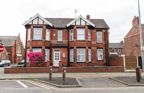 Eccles House | Charming 3Bed Home in Eccles Central