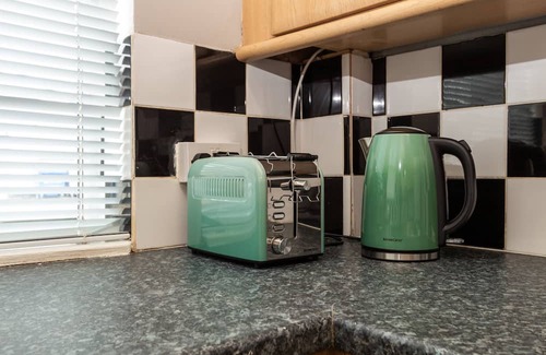 Eccles House | Charming 3Bed Home in Eccles Central
