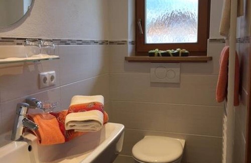 Wallgau Apartment | "No. 5" double room with shower, WC - Neuner, Gästehaus Ulrich