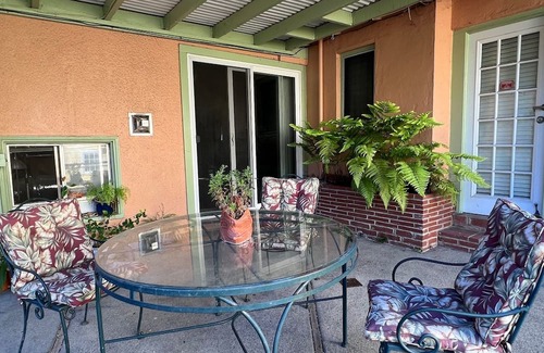 San Anselmo House | Charming 2BD, 2BA house in Fairfax with family room, gardens, parking