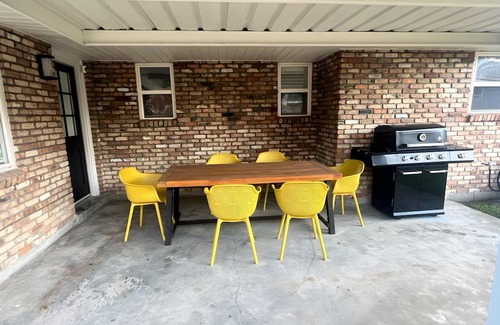 Metairie House | 3bd 2bath house in Metairie - 15 minute drive to Superdome and Bourbon Street