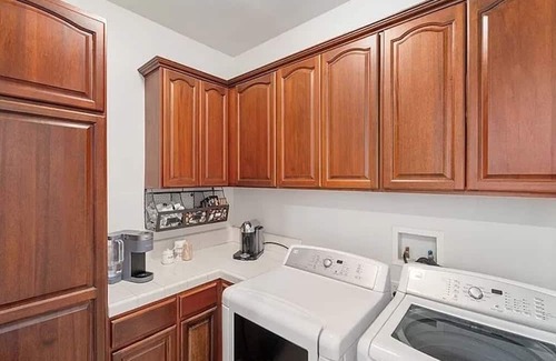 Silver Lakes Country Club House | PGA golf course condo on lake by Route 66, 2-bedrooms with WiFi, AC