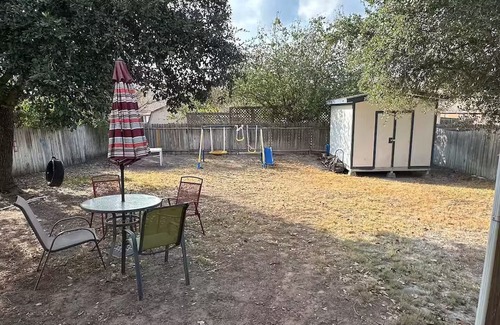 Hutto House | Welcome to the Hutto Hideaway
