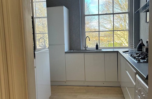 Grimsby Apartment | Grimsby Central Luxury 2 Beds, Sleeps 5 Flat 3