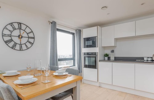 Southampton City Centre Apartment | Amazing 2 bedroom apartment with Marina Views