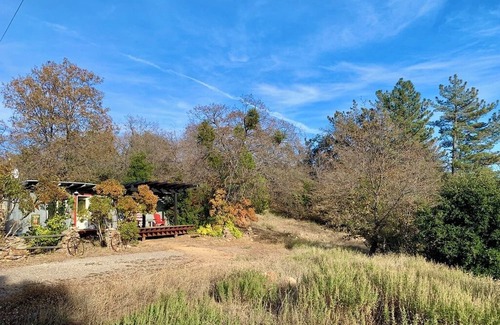 Julian Cabin | Cozy Rustic Cowboy Cabin Pet Friendly only 1 Mile from Village