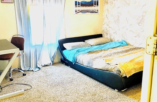 Corcoran Cottage | Charming 3-bedroom cottage with WiFi and AC in wonderful Corcoran