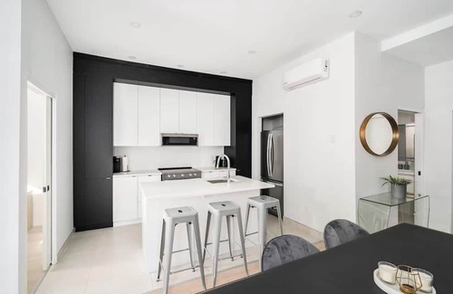 Latin Quarter Apartment | Chic/Bright 1 Bed + Parking