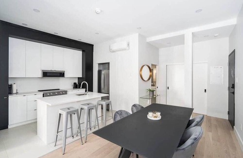 Latin Quarter Apartment | Chic/Bright 1 Bed + Parking