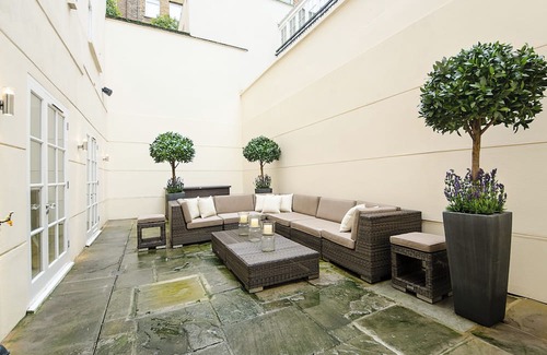 City of Westminster Apartment | Luxury 4 Bedroom Flat in Mayfair, London