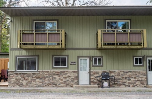 Bloomfield House | The Rosehall PEC Waterfront Stay