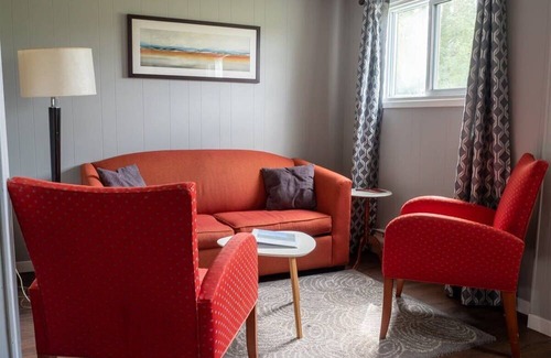 Bloomfield House | The Rosehall PEC Waterfront Stay