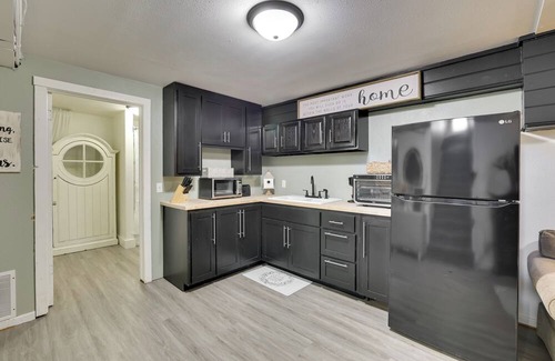Nampa Apartment | 3 Mi to Ford Idaho Center: Retreat w/Grill!