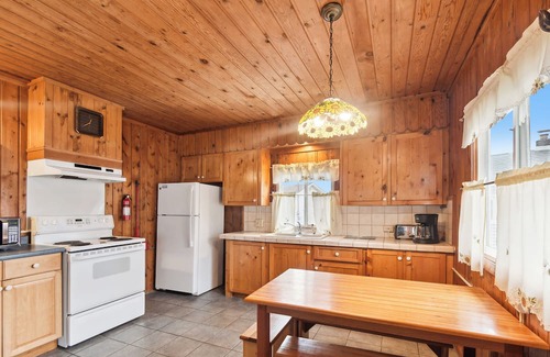 Greenbush Resort | Beachside Cottages for Groups - Sleeps Up to 40!