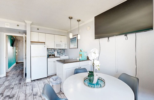 Myrtle Beach Condo | Oceanview condo with hot tub, pool, game room & beach access